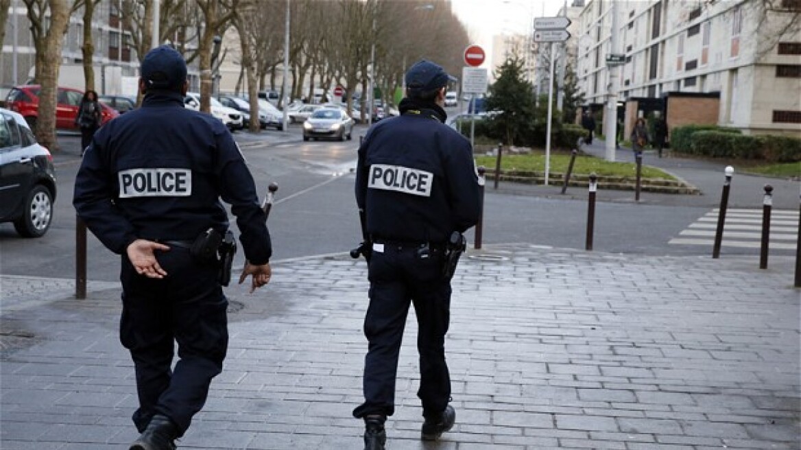 Παρίσι: Δάσκαλος δέχθηκε επίθεση από άντρα που ισχυρίστηκε ότι είναι τζιχαντιστής